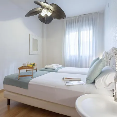 -malagasunapts-terrace,pool&park *