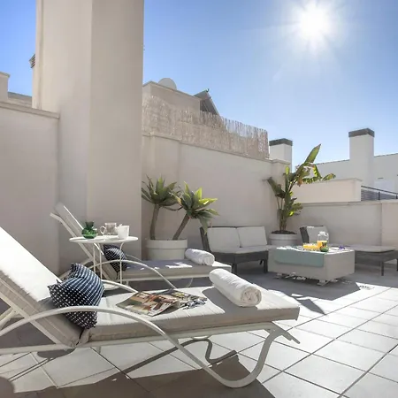 Apartment -malagasunapts-terrace,pool&park *